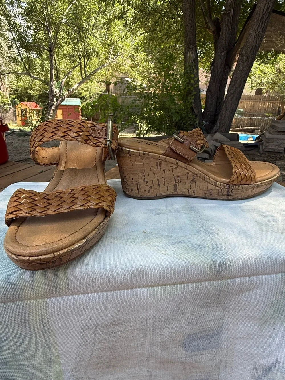 Born b.o.c. tan leather wedge sandals